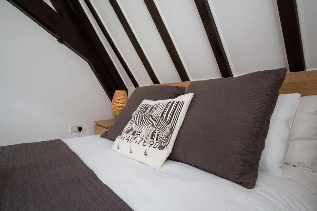 Beautiful Cheltenham Townhouse Private Parking GLOUCESTERSHIRE Holiday home