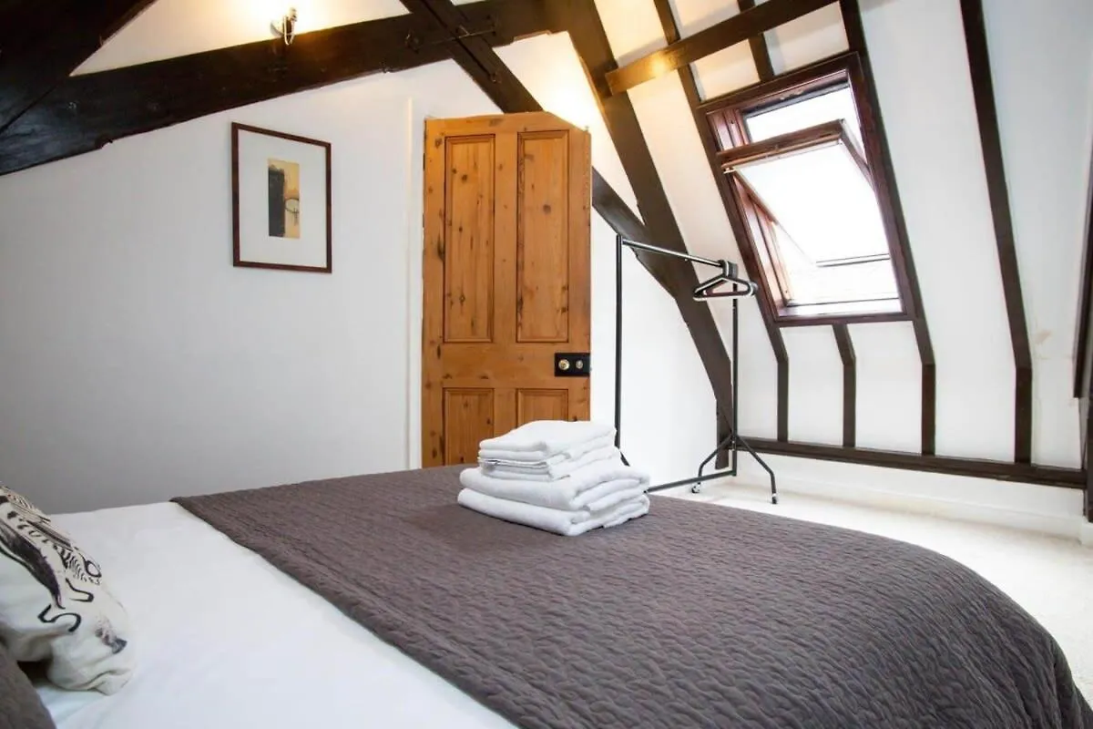 Beautiful Cheltenham Townhouse Private Parking GLOUCESTERSHIRE