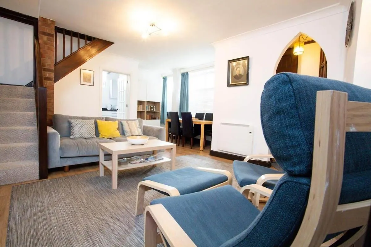 Beautiful Cheltenham Townhouse Private Parking GLOUCESTERSHIRE